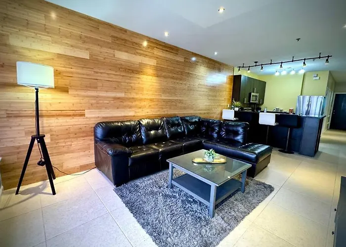 Luxury Condo With Pool And Jacuzzi